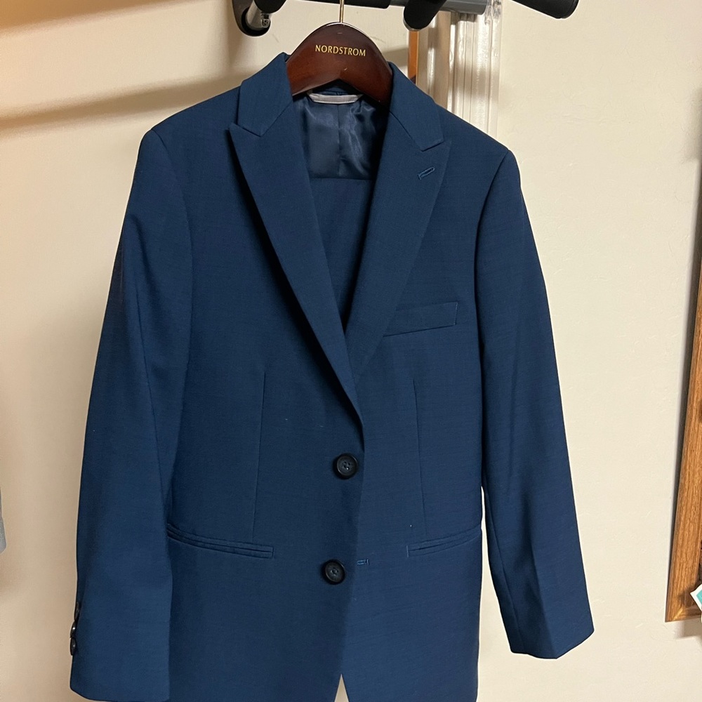 Andrew Marc New York Kids Skinny Suit size 8 Color: Blue worn once -